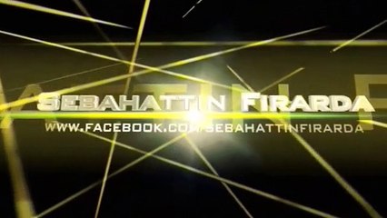 Sevimli bebeğin kağıt yırtılmasına tepkisi