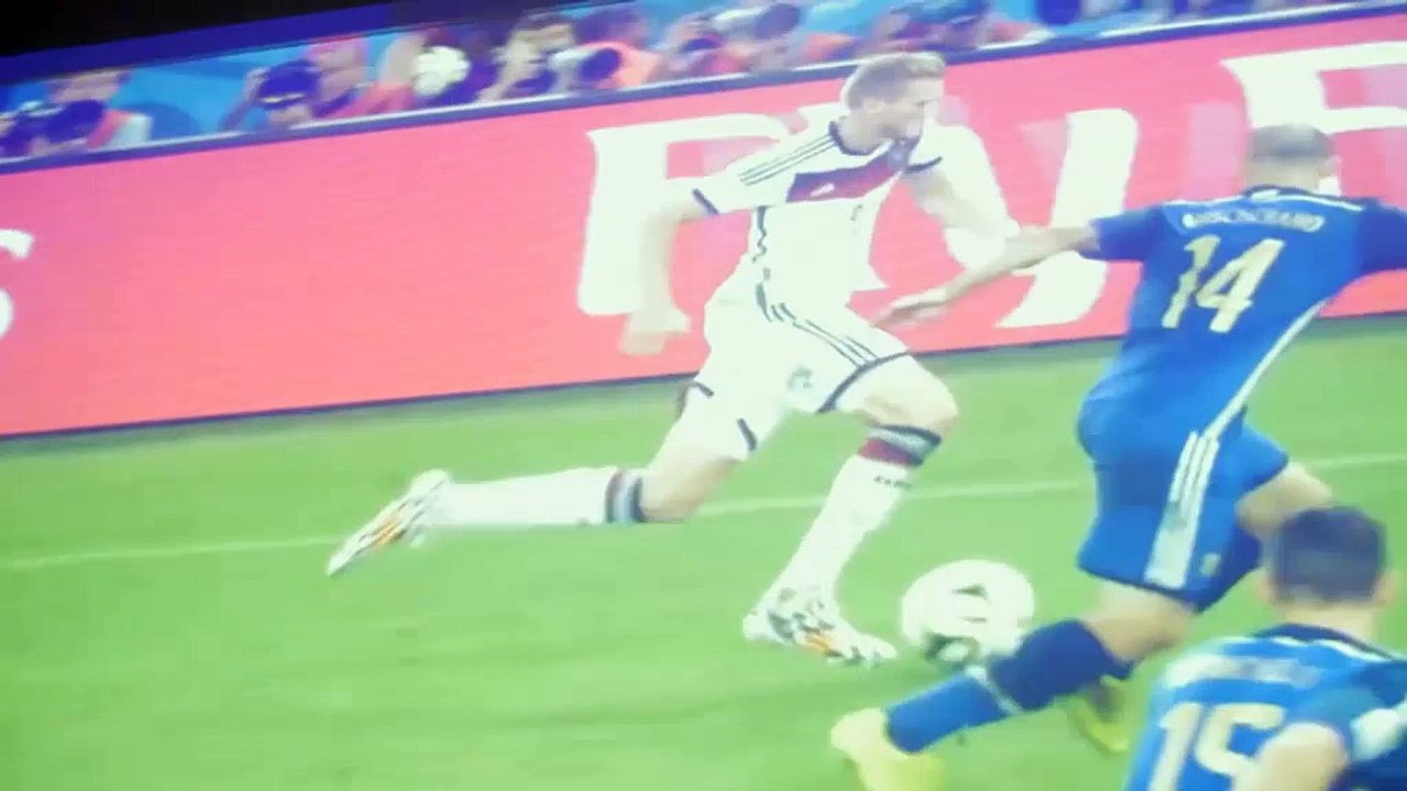 Schweinsteiger und Höwedes blicken zurück