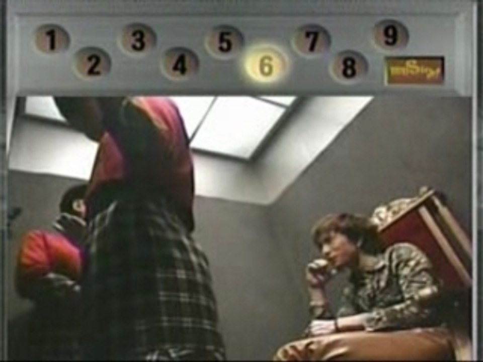 Gackt in elevator with W