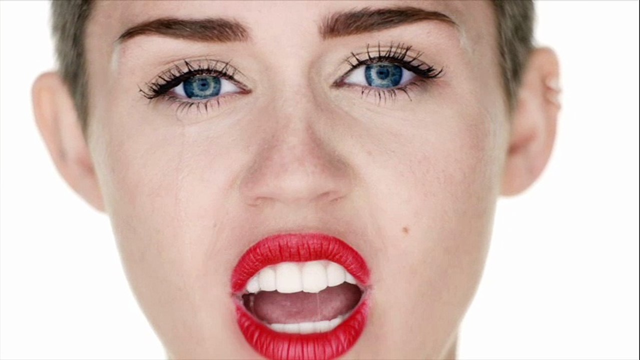 Miley Cyrus - Wrecking Ball