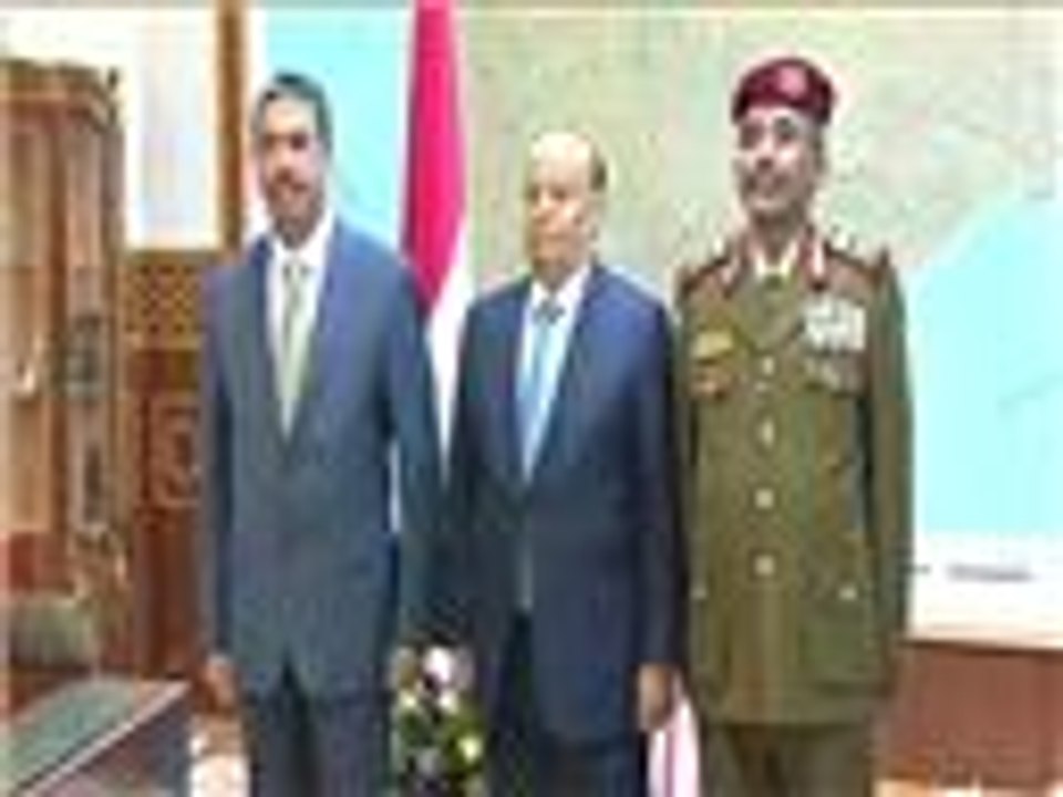 بحاح يعد بعدم خذلان الشعب