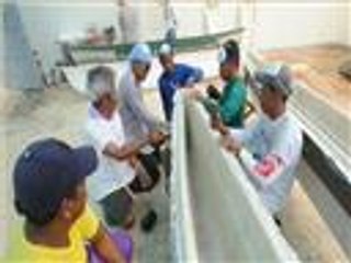 تقنيات حديثة لإعادة بناء قوارب الصيد في الفلبين