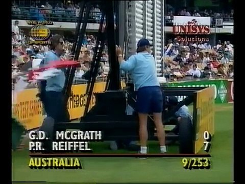 WASIM AKRAM vs GLENN McGRATH 1995 lethal spell of bowling from the swing king