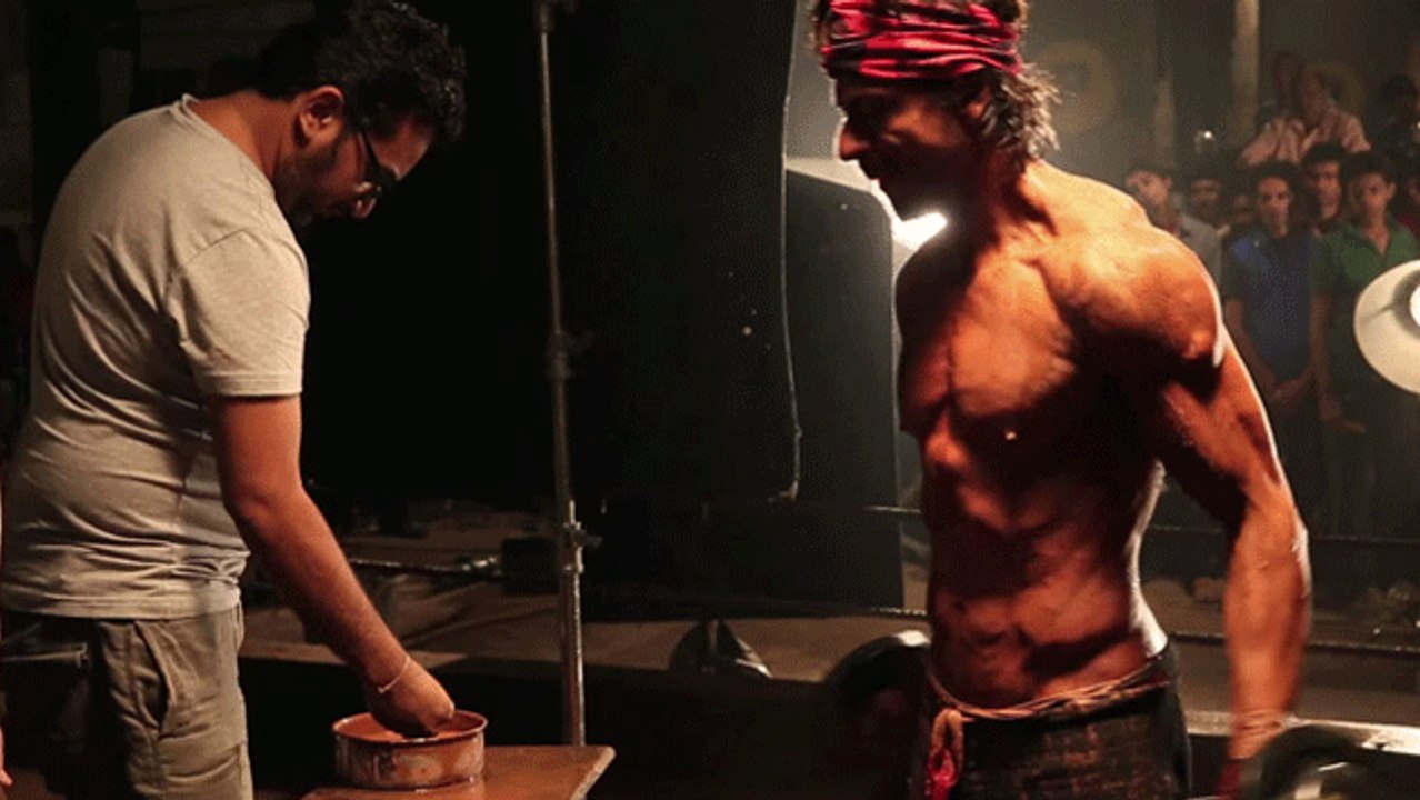 Shahrukh Khan Does GYM In 3 am Morning