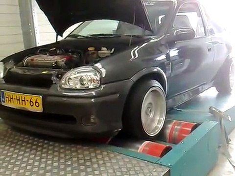 opel corsa B 2.0 16v M-Tech op de testbank