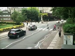 Dunya News - Girl Hit Hard by Car at the Famous Beatles Crossing