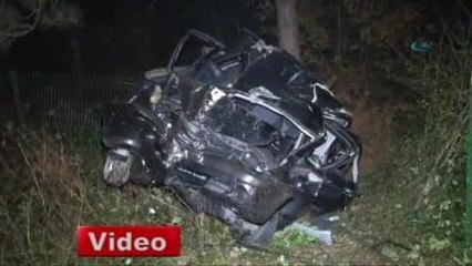 İett Otobüsü Otomobille Çarpıştı: 1 Yaralı