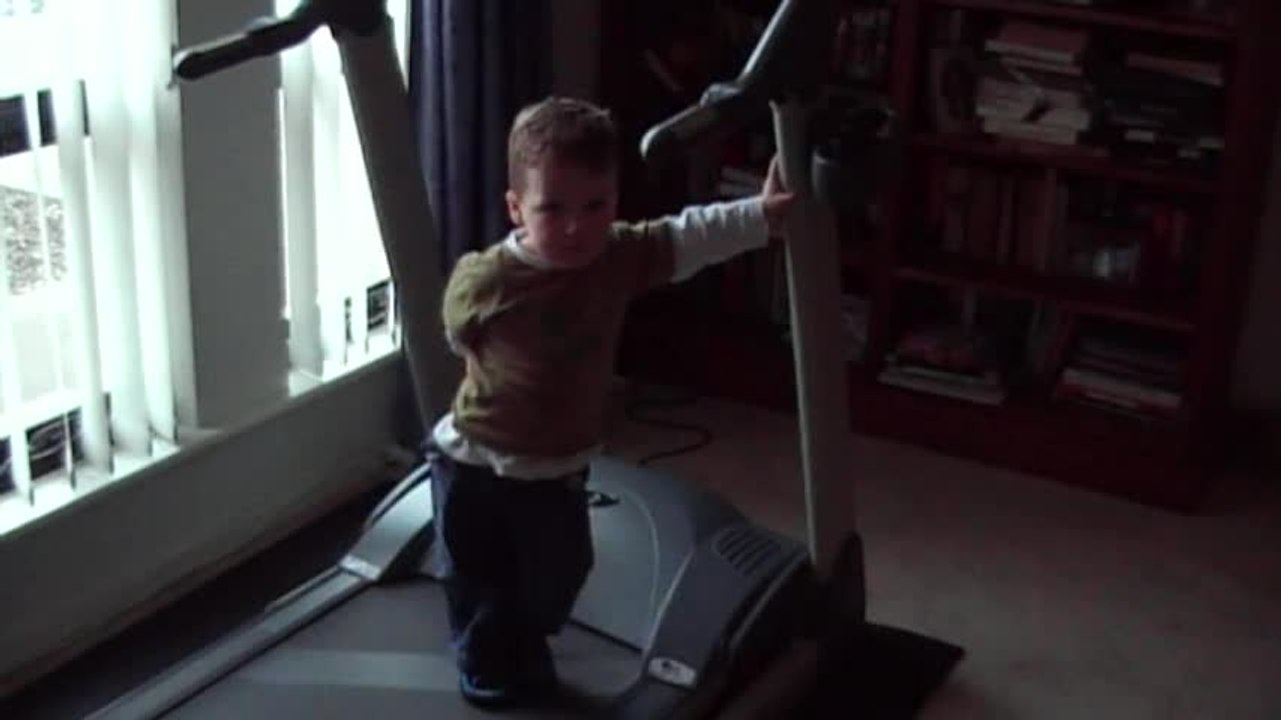 2-year-old's adorable exercise routine