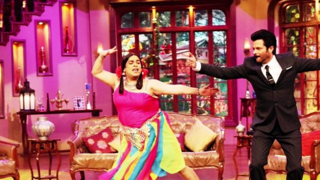 Ranveer Singh Romance Gutthi on Comedy Nights With Kapil