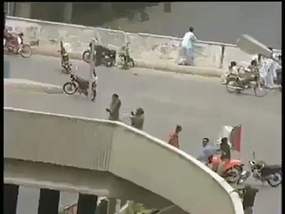 KARACHI GANG WAR