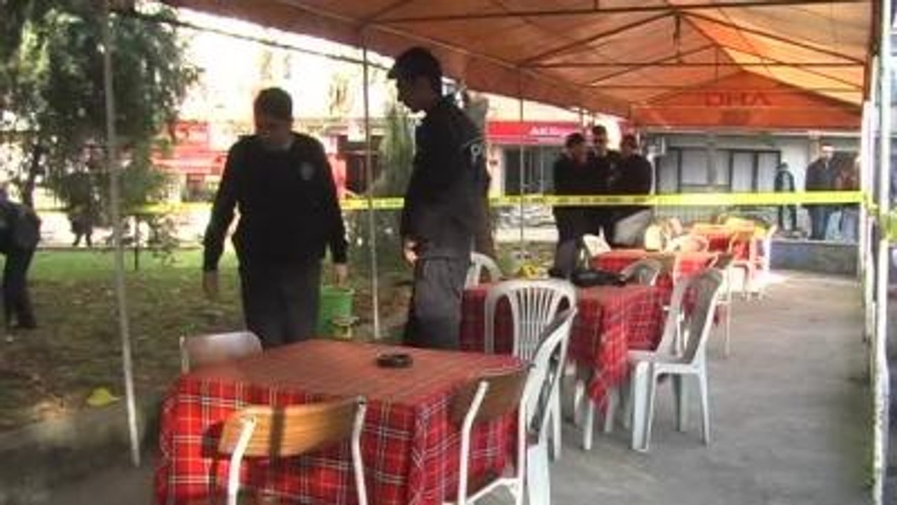 Trabzon Emniyet Müdürlüğü Binası Önündeki Çay Bahçesinde Eski Sevgilisini Vurdu