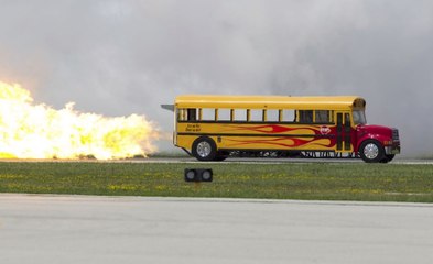 Le bus le plus rapide au monde - ZAPPING AUTO DU 10/11/2014