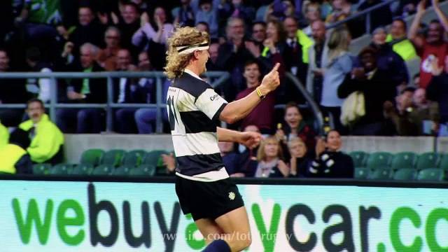 Australia's Honey Badger sings Peter Andre's Mysterious Girl