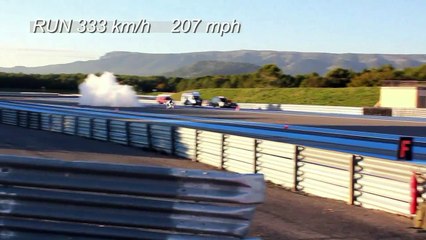 Il va plus vite à vélo qu'en Ferrari