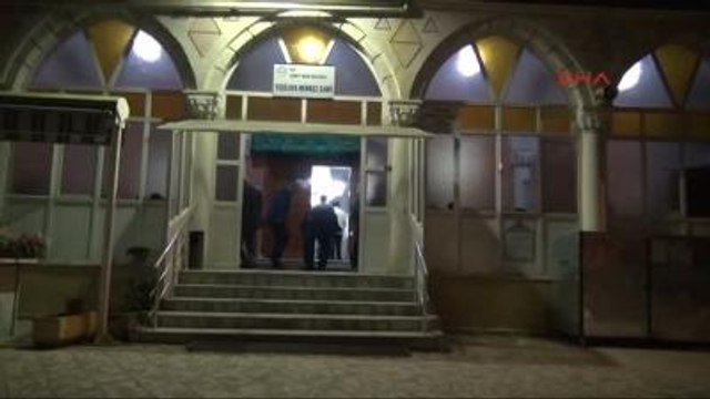 İzmit CHP'liler İzmit'te Atatürk ve Silah Arkadaşları İçin Camide Kuran'ı Kerim Otuttu