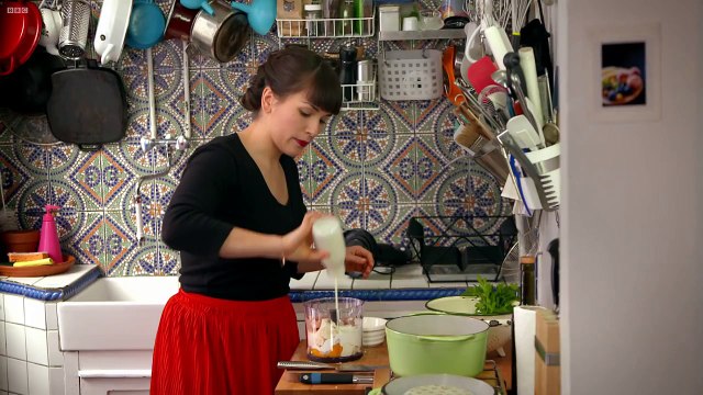 Little Paris Kitchen - Learn how to cook Chicken Dumpling Soup in the smallest restaurant in Paris - Bbc Food (2013)