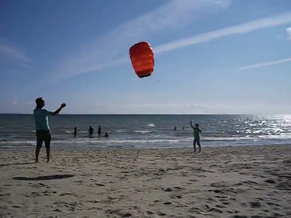 CERF VOLANT A LA PLAGE
