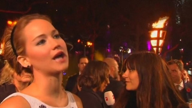 Lawrence premieres Mockingjay, Gordon-Levitt to play Snowden