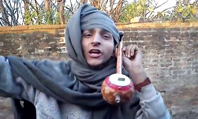 Desi singer dia suno galla