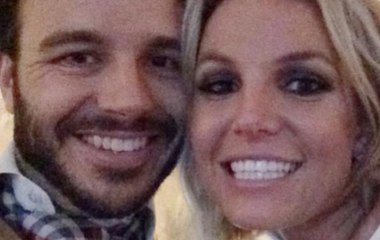 Britney Spears Tweets Picture Of New Boyfriend!