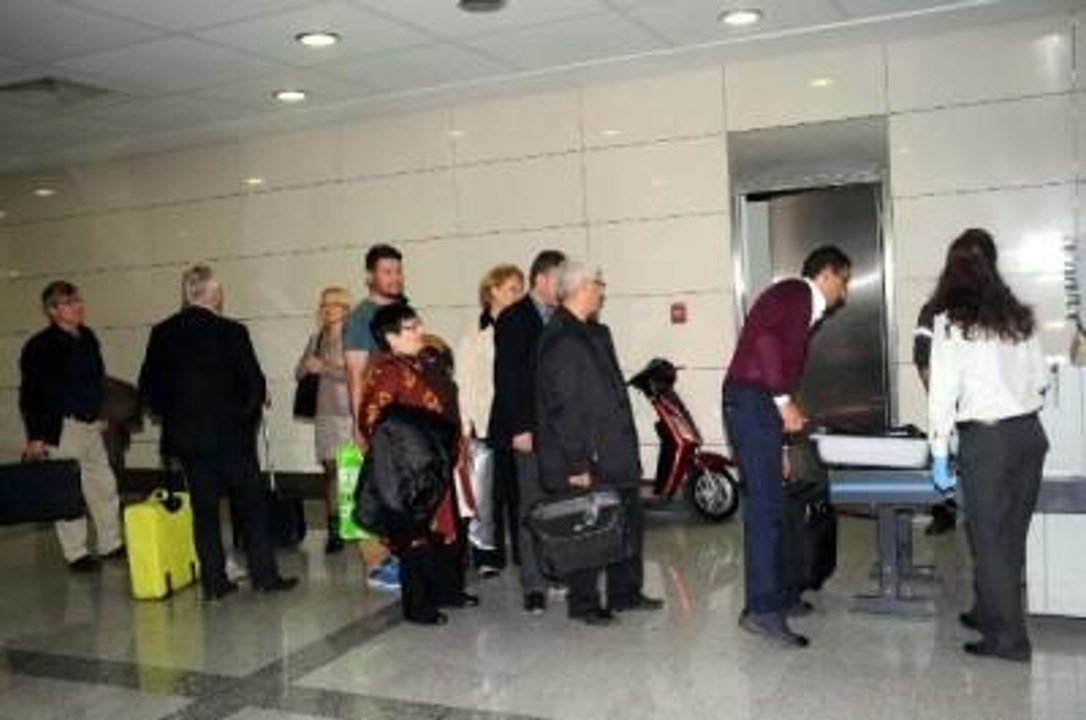 Yolcunun Belindeki Şişkinlik Bomba Paniğine Yol Açtı