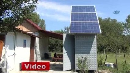 Güneş Enerjisinden Ürettiği Elektrikle Tarım Arazini Suluyor