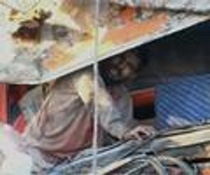 Yolcu otobüsü kamyonla çarpıştı: 56 ölü