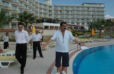 İbrahim Tatlıses, Amerika'ya Gitmek İçin Otel Parasını Bekliyor