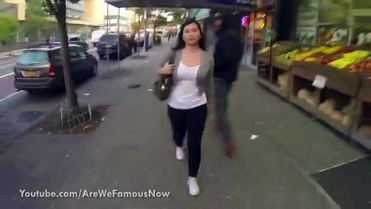 10_Hours_of_Walking_in_NYC_as_a_Woman_in_Hijab