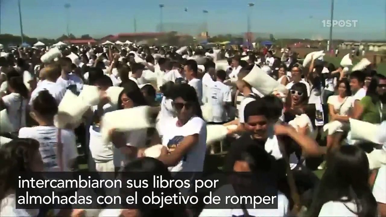 La pelea de almohadas mas grande del mundo