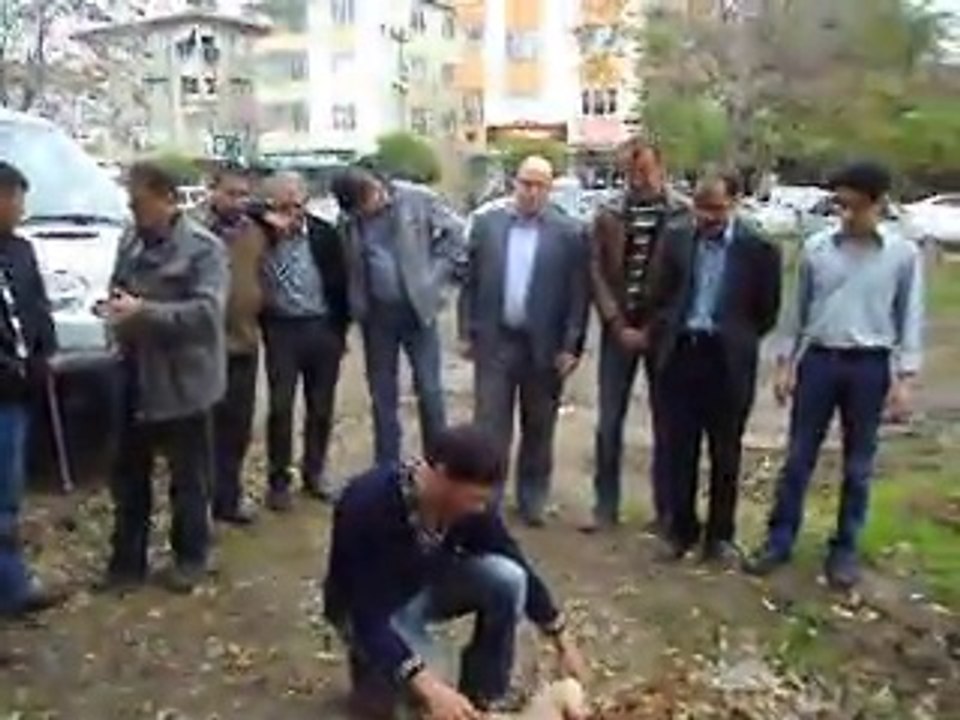 Söz verdi sözünü tutuyor…