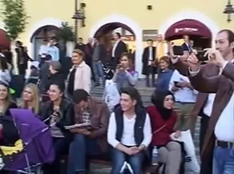 Rizeli Genç Evlilik Teklifini Böyle Yaptı