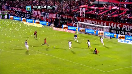 Football - Maxi Rodriguez enflamme le stade Marcelo Bielsa