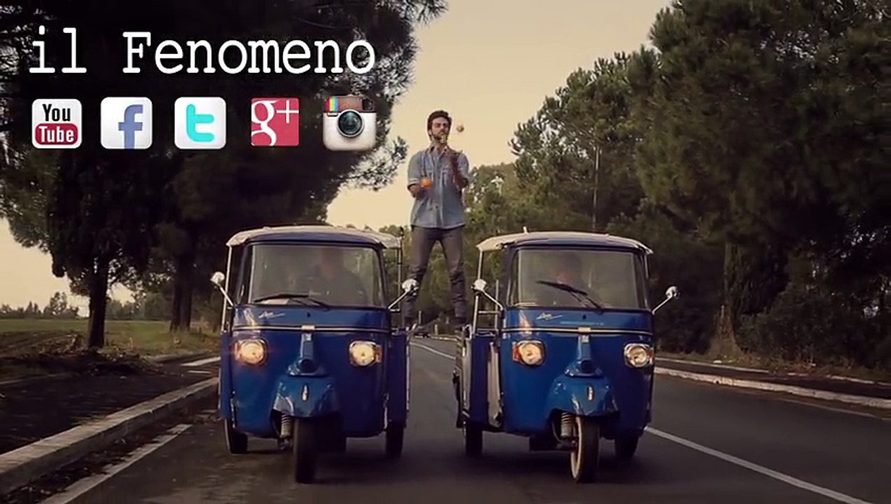 [+18 ~ Sexy Funny Girl]Volvo Trucks - The Epic Split feat. Van Damme. Il Fenomeno Parody