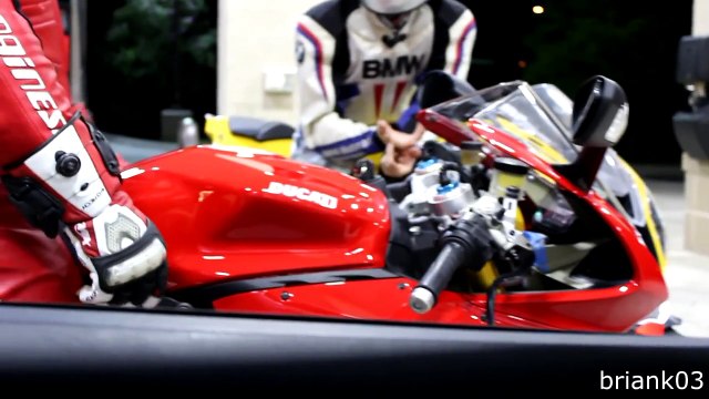 BMW S1000RR vs Ducati 1199 Panigale S - Araba Tutkum