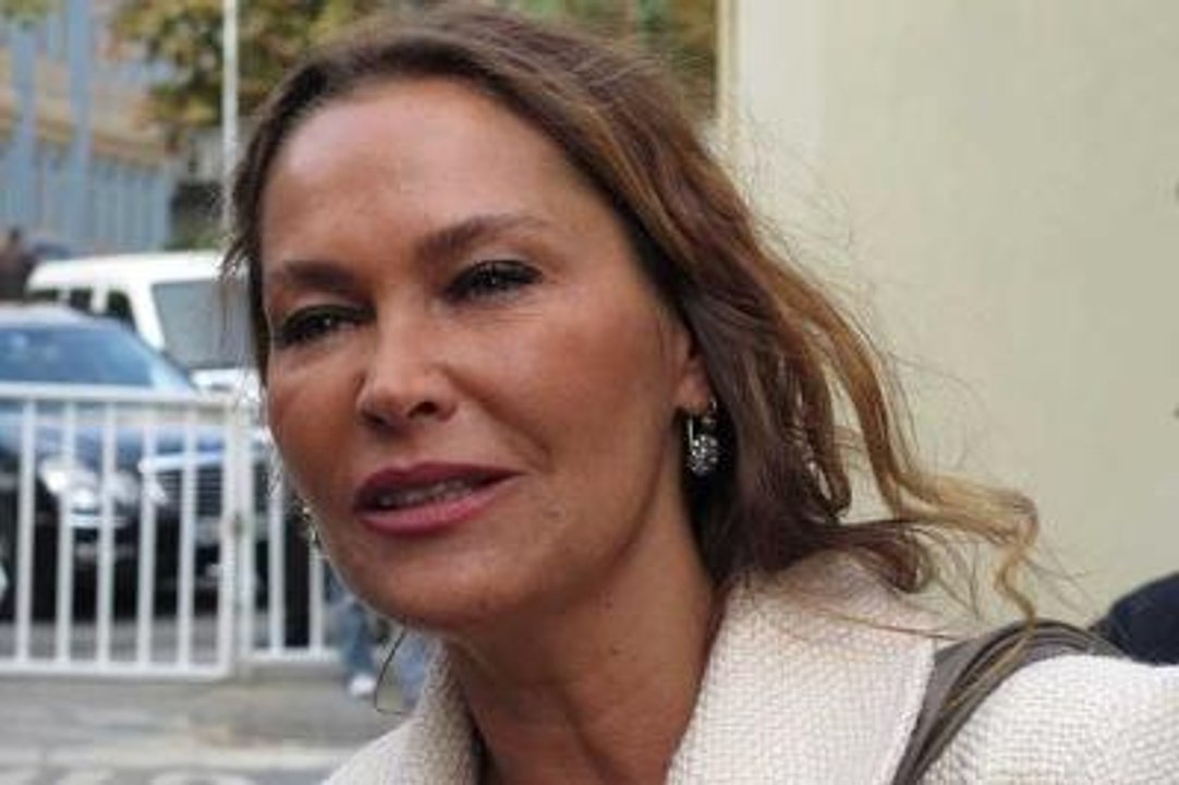 Hülya Avşar Estetik Kurbanı Oldu