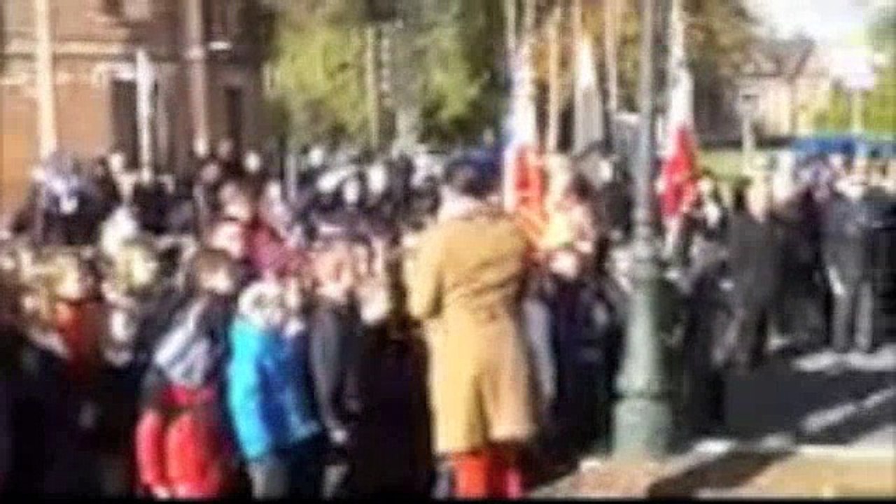 11 novembre : Les écoliers d'Eppeville chantent la Marseillaise