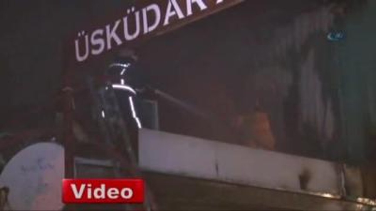 Üsküdar'da İki Katlı Sanat Atölyesi Yandı