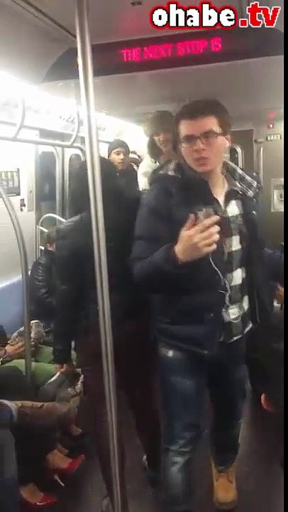 New York. Metroda 1:08 Dikkat!