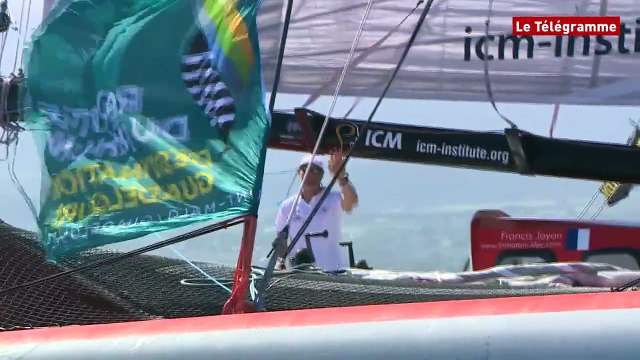 Route du Rhum. Arrivée de Francis Joyon