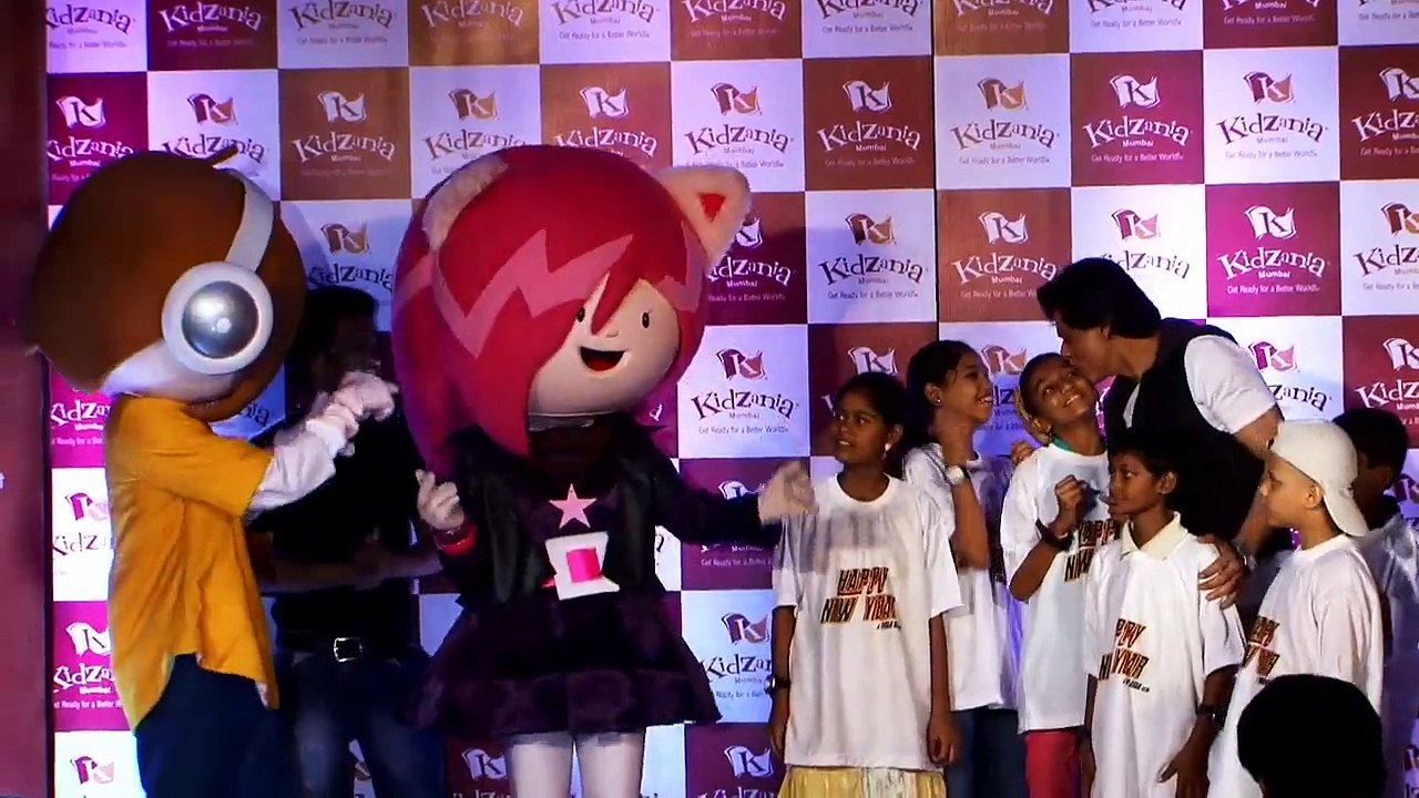 Watch how Shah Rukh celebrates Childrens Day
