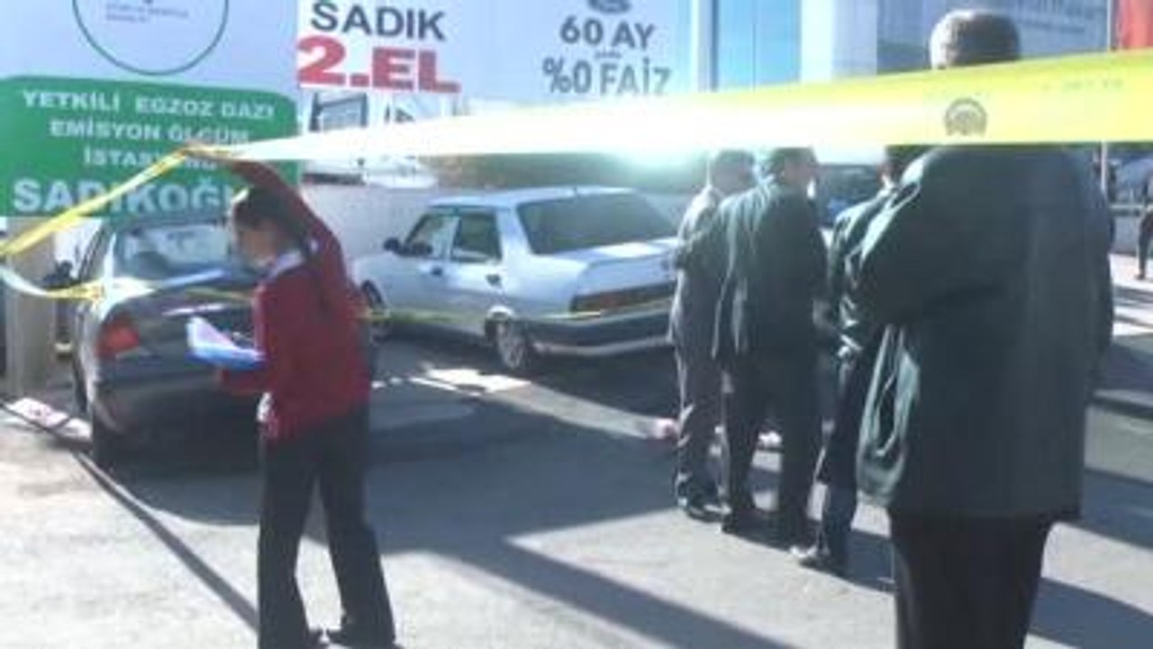 Barışma Teklifini Kabul Etmeyen Kadını Öldürdü