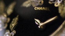 Les camélias brodés des montres Mademoiselle Privé de Chanel