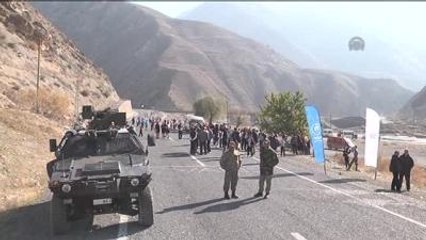Okullararası Kros Yarışmasında Mehmetçik Sporcuların Güvenliğini Sağladı