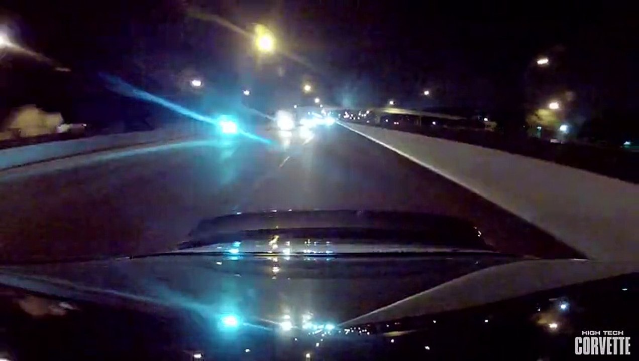 Une Porsche de 1200 chevaux enrhume des motards