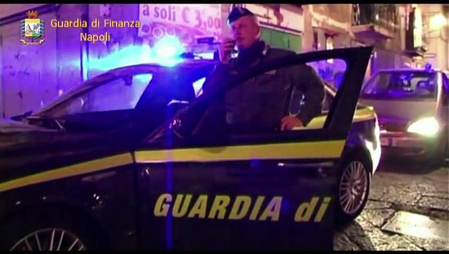 Napoli – Sequestrati 2,2 milioni di abbigliamento contraffatti (31.10.14)