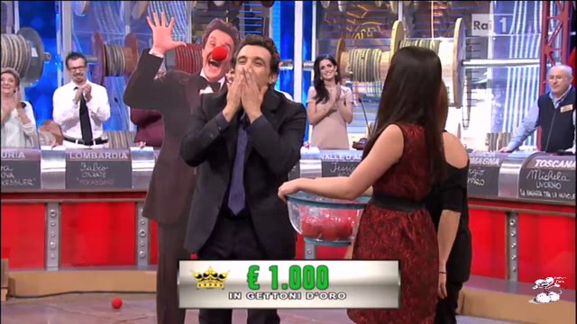 Flavio Insinna, la concorrente di Affari Tuoi e la sagoma da colpire