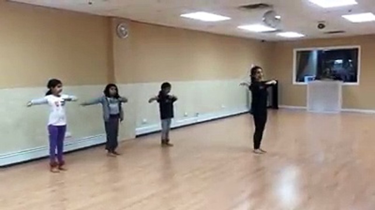 Learn Kathak Dance With BollyArts Instructor Kavya