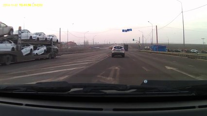 Ce gars a un ange gardien qui veille sur lui !