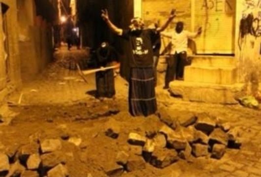 Diyarbakır'da Etekli YDG-H Üyeleri Hendek Kazdı